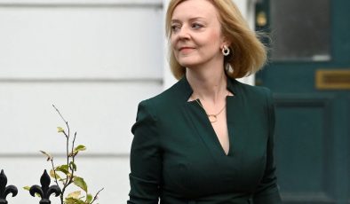 İngiltere Başbakanı Liz Truss İstifa Etti