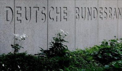 Bundesbank’tan ‘riskler büyüyor’ uyarısı