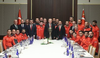 Cumhurbaşkanı Erdoğan, Ampute Futbol Ulusal Grubu’nu kabul etti