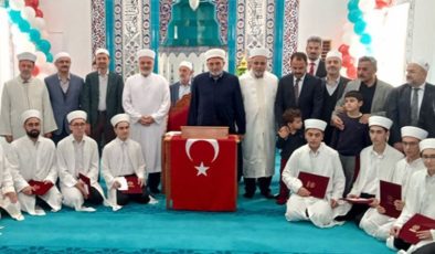 Gericilerin düzenlediği icazet merasiminde yasa delindi, masaya Türk bayrağı serildi