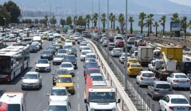 İzmir’de trafiğe kayıtlı araç sayısı yüzde 4,5 arttı