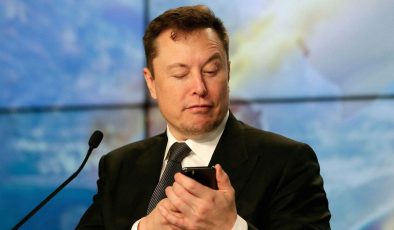 Musk, Twitter çalışanlarının yarısını işten çıkaracak