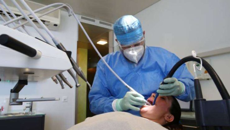 Ağız ve diş sağlığı krizi büyüyor: Hekimle hasta karşı karşıya