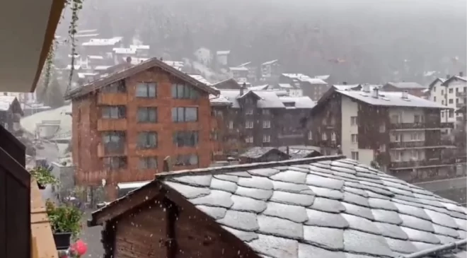 İsviçre’de sıcaklık 30 derece birden düştü, her yer bir anda beyaza büründü