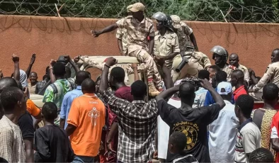 Nijer Dışişleri Bakanlığı, Almanya ve ABD büyükelçilerine ülkeden ayrılmaları için süre verildiği haberlerini yalanladı
