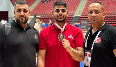 İzmirli sporcular madalyalarla döndü